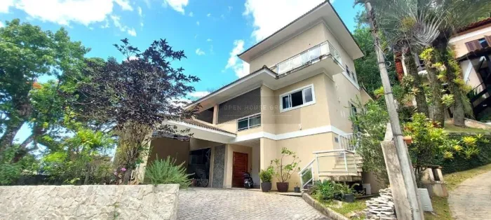 Open House vende!!!!! Excelente casa com 3 suítes em condomínio Ubá.