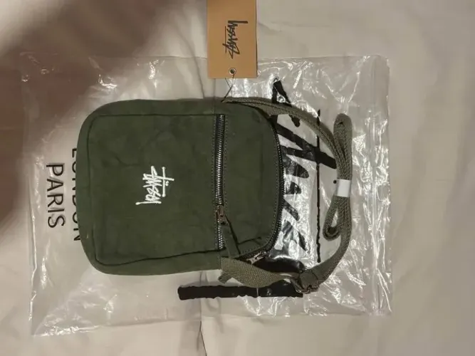 Stussy Sholder Bag Verde Nova e Lacrada