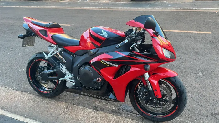 CBR 1000RR Fireblade - Estado de nova