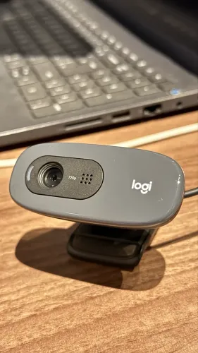 Webcam Logitech C270 HD 720p com Microfone, Perfeito Estado