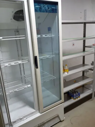 Refrigerador expositor 752 litros 110v Marca Metalfrio