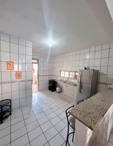Vendo uma casa com piscina na Forquilha