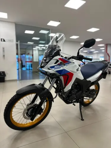 XRE SAHARA 300 2027