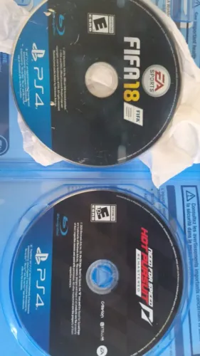 Ps4 em ótimo estado 