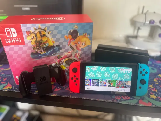 [IMPECÁVEL] Nintendo Switch Desbloqueado 512GB + 2 Pares Joy-Con + Garantia 