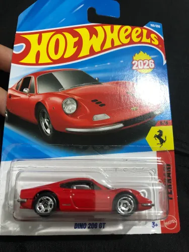 Carrinho Hot Wheels Dino 206 GT vermelho