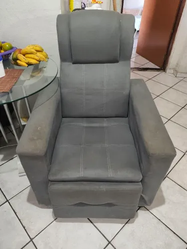 Vendo uma cadeira do papai
