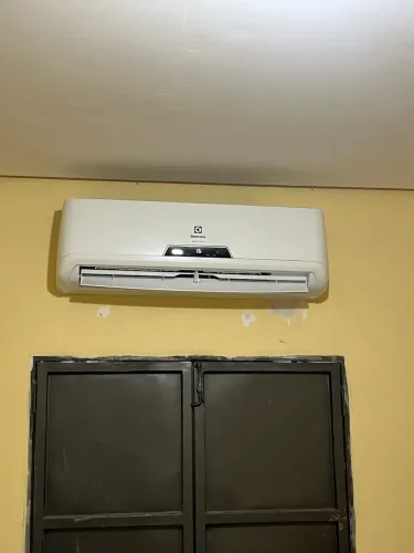 Trabalho com refrigeração de ar-condicionado em geral