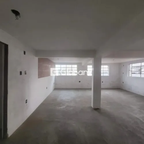 Ponto comercial com 85m², e sobre loja no bairro São José;