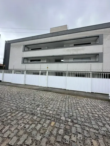 Flat em ponta negra