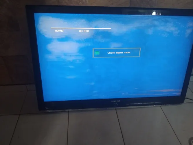 TV Samsung é o LN46M81B 46 polegadas pra retirar peças ou troca película
