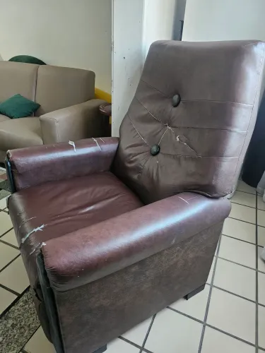 Poltrona do papai $150,00 buscar em Bairro de Fátima.