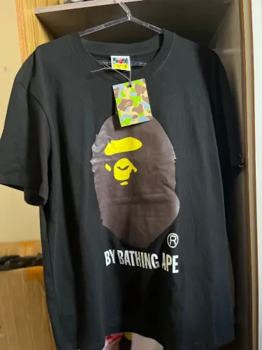 Camiseta da A Bathing Ape (BAPE) importada