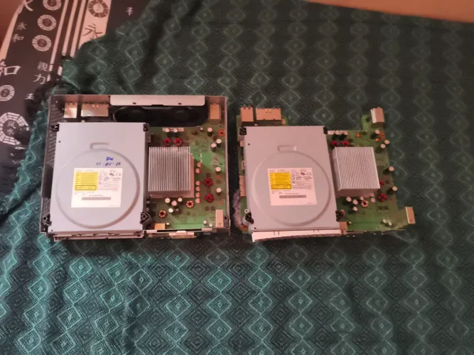 2 XBOX 360 FAT JASPER PARA CONSERTO OU RETIRADA DE PEÇAS