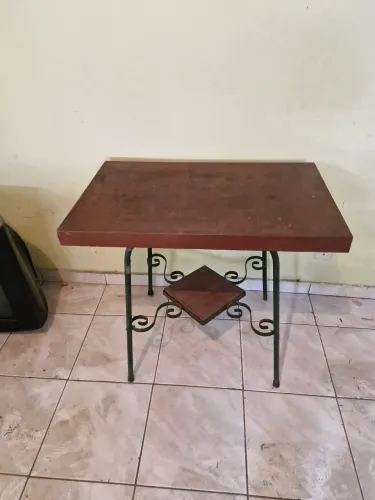 Mesa madeira e ferro vintage 90 x 50 x 80 (altura)