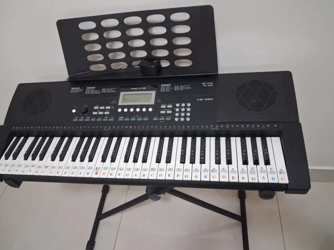 Teclado roland revas