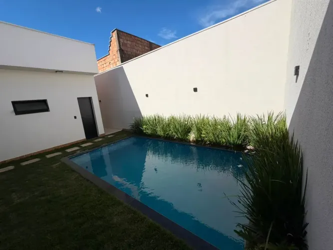 CASA DE ALTO PADRÃO À VENDA | CONDOMÍNIO BOCAINA ARAXÁ/MG