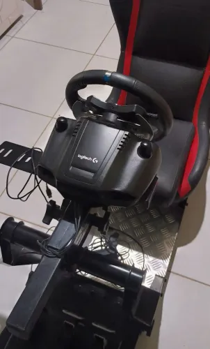 Volante g29 com estrutura em metal