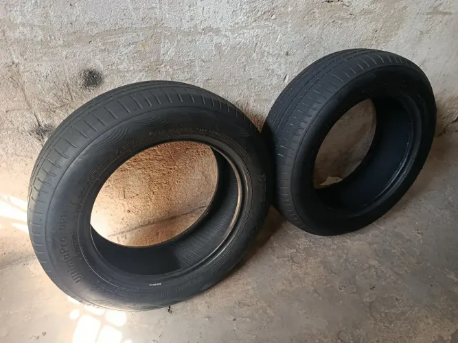 Dois pneus aros 15"-185/65 em excelente estado. Só pegar e botar pra rodar.
