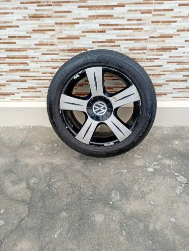 Roda aro 17 multfuros com pneu montada