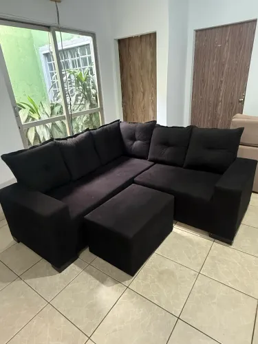 Sofá de canto preto , entrego