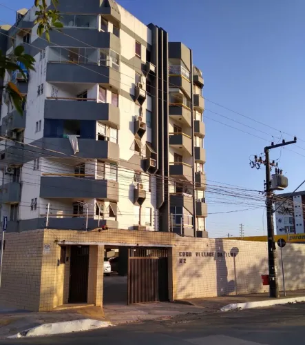 Aluga-se apartamento no 6° andar, de frente para a Avenida. R$ 1.200,00