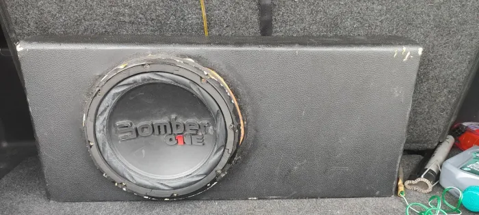 Caixa selada Slim Subwoofer Bomber 8" Polegadas