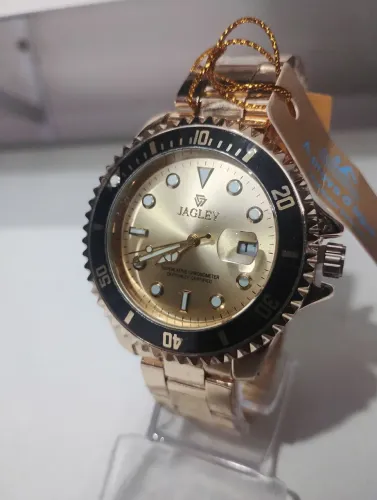Relógio Novo cor dourado 