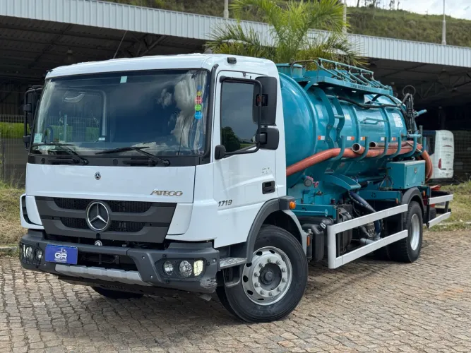 CAMINHÃO MB 1719 ATEGO TOCO NO TANQUE COMBINADO HIDRO-JATO