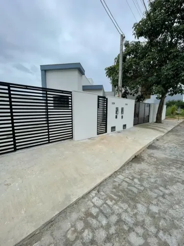 Casas para venda no Jardim Guanabara em Macaé/RJ, 03 Quartos com suíte e 1 vaga.