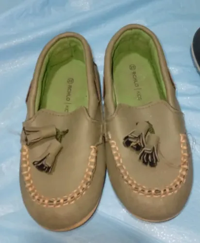 SAPATO NFANTIL  RIACHUELO KIDS  N° 22  VERDE R$10,00