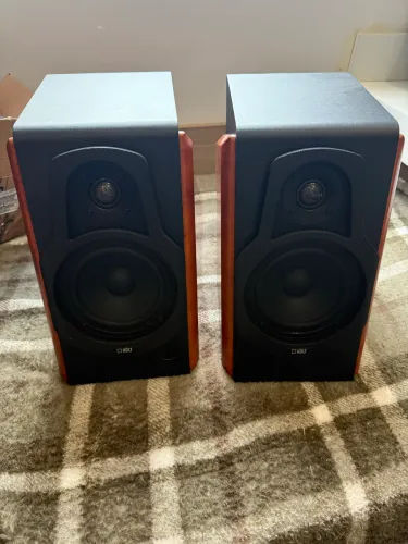 Monitores de Referência Költ MK2000DB