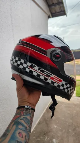 Vendo ou troco por strela ls2 vermelha
