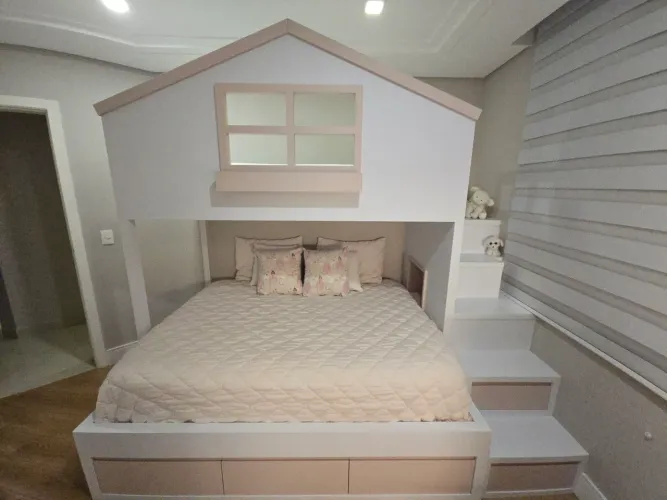 Cama casal para menina