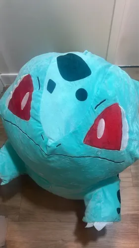 PELÚCIA POKÉMON: BULBASSAURO GIGANTE