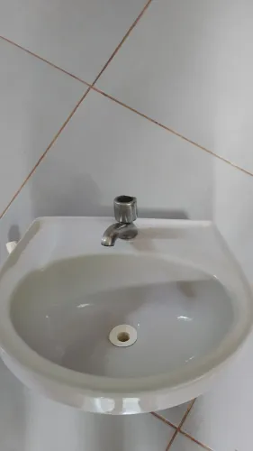 PIA PARA BANHEIRO COM TORNEIRA