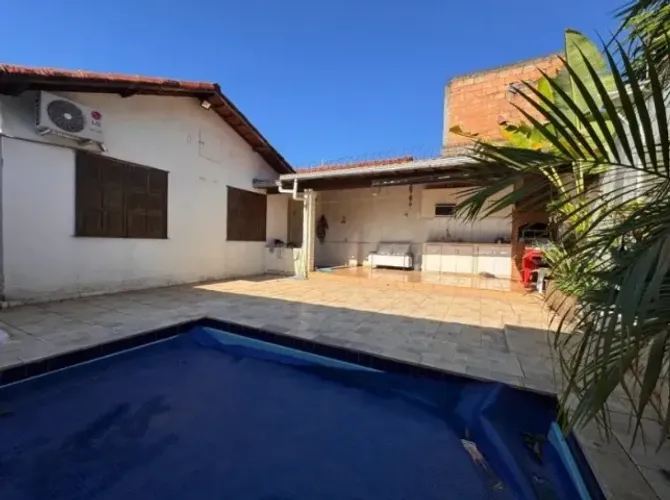 Casa pra vender no Jardim Tavares com piscina - R$ 300.000,00