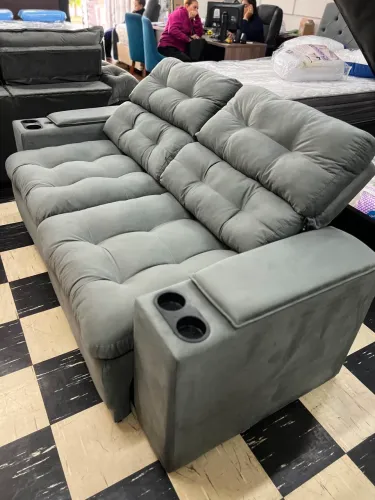 Sofá Retratil e reclináveis super confortável com porta copos e carregador de celular