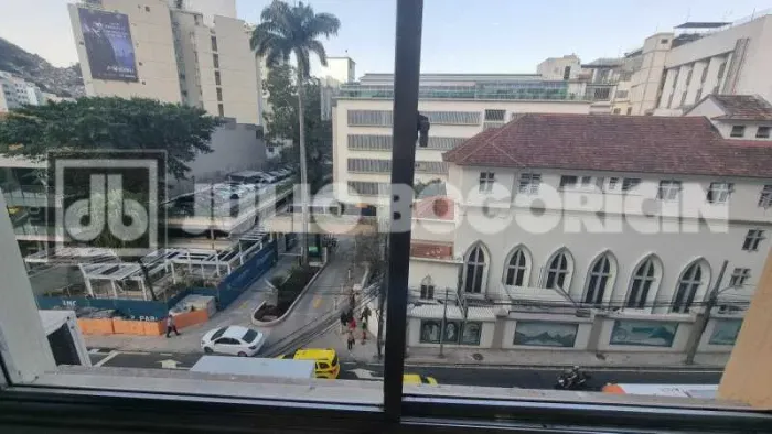 HUMAITÁ - MACEDO SOBRINHO, 2 QUARTOS, SUÍTE, CLOSET, ARMÁRIOS EMBUTIDOS