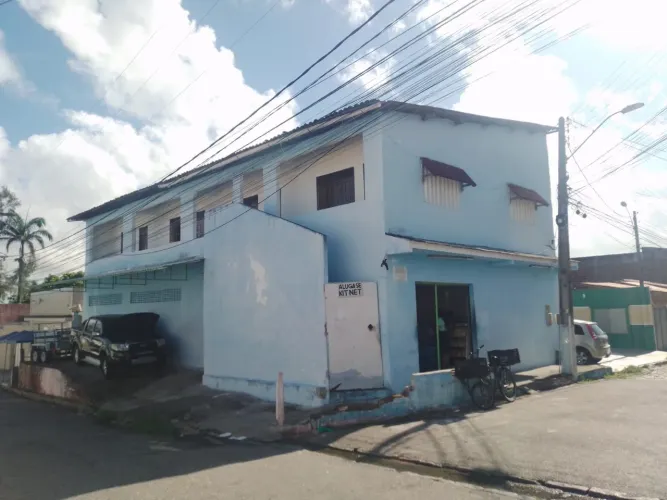 Aluga--se Kit Net. No bairro das Quintas. Com 1 quarto, Não paga luz e água. R$ 450, reais