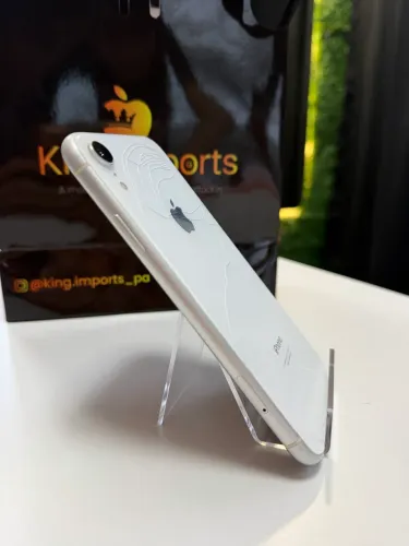 iPhone XR semi novo, impecável
