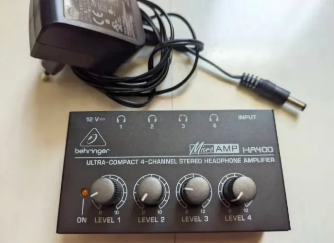 Behringer Micro AMP HA400