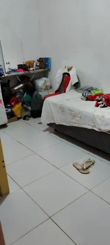 Vende-se uma casa