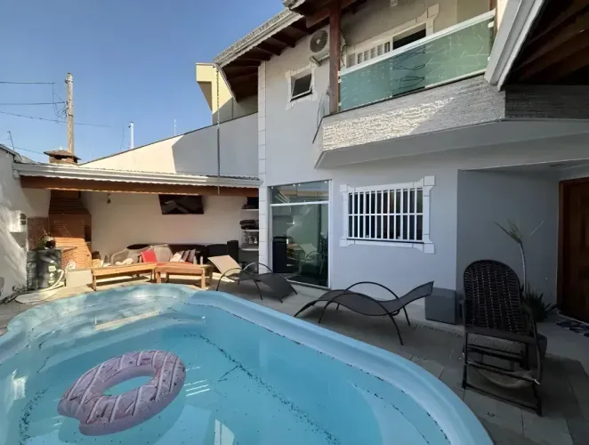 Casa com Piscina, Espaço Gourmet e Muito Conforto em Pirituba