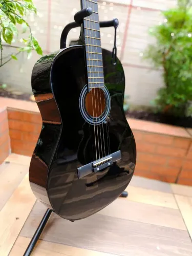 Violão acústico