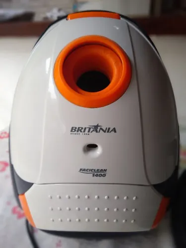 Aspirador de Pó Britânia Faciclean. 220v
