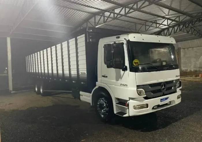 Mb Atego 2425 6x2 2011 - Boiadeiro