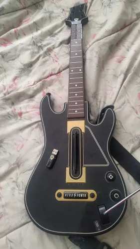 Guitarra do Guitar hero live ( mais o conector)