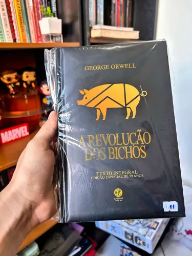 Livro edição de luxo A revolução dos bichos em capa dura (novo e lacrado)