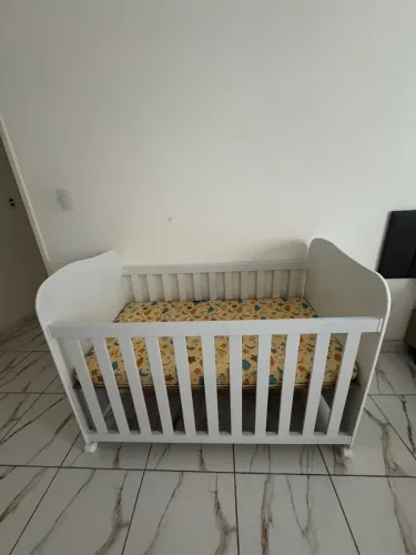 VENDO BERÇO C/ COLCHÃO USADO 2 VEZES!!!